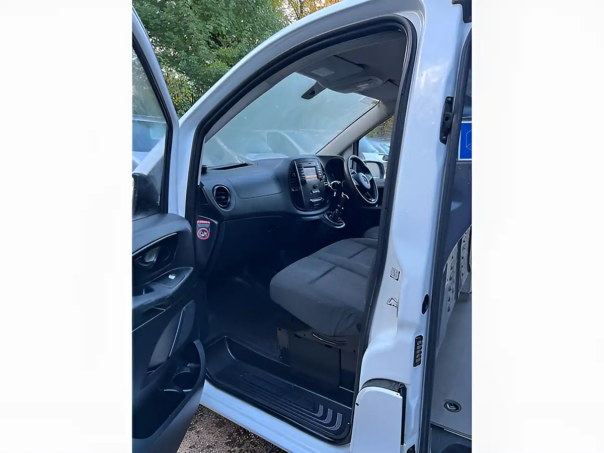 Used 2017 Mercedes-Benz Vito L2 White - Interior and Exterior details 17