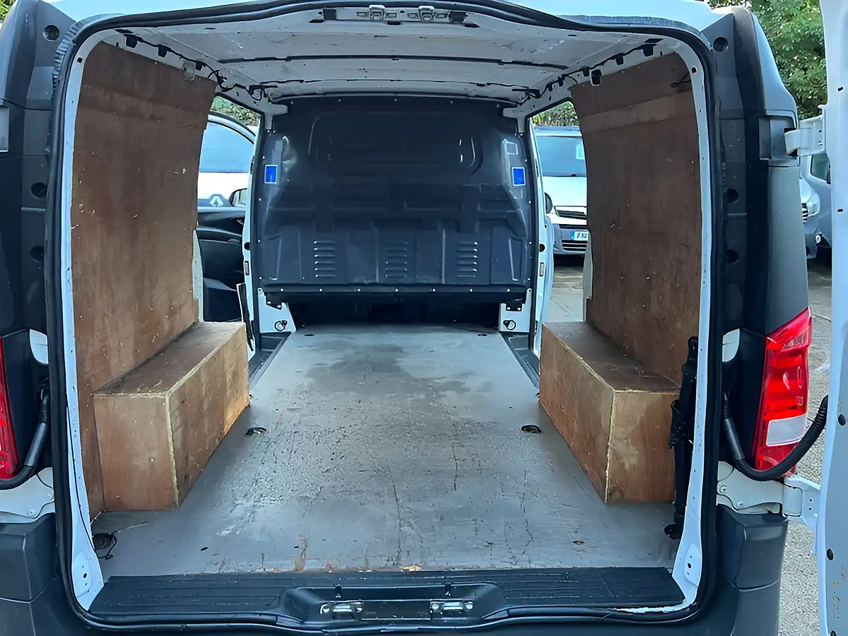 Used 2017 Mercedes-Benz Vito L2 White - Interior and Exterior details 20
