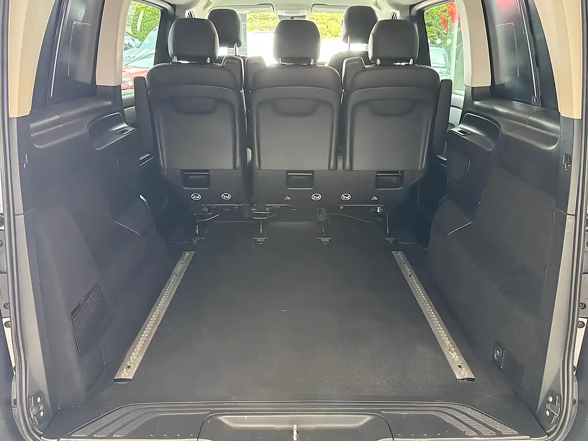 Used 2017 Mercedes-Benz Vito Sport Crew Van Double Cab Grey - Interior and Exterior details 11