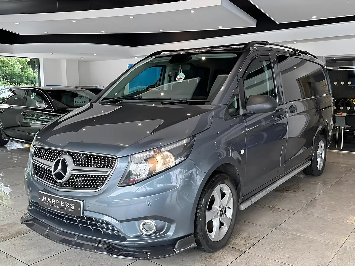 Used 2017 Mercedes-Benz Vito Sport Crew Van Double Cab Grey - Interior and Exterior details 5