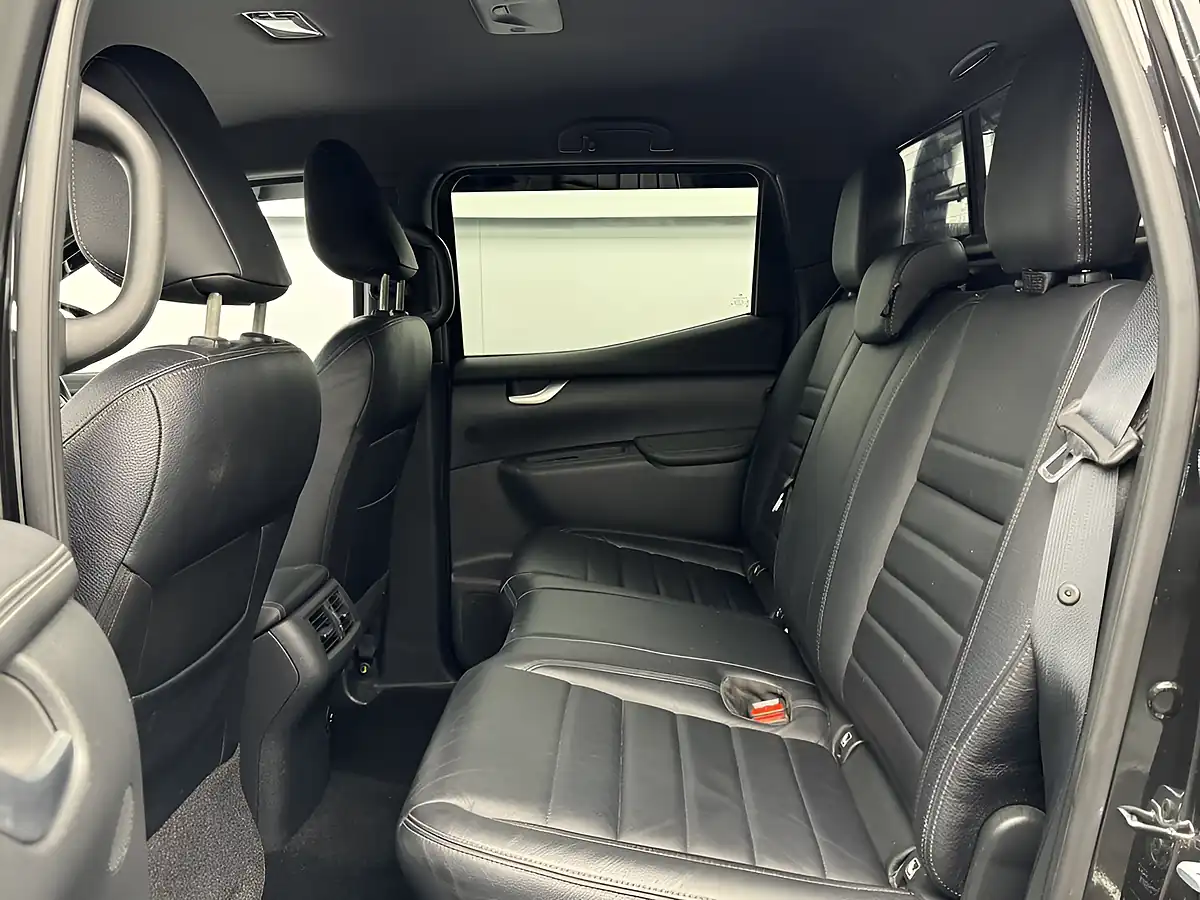 Used 2017 Mercedes-Benz X-Class Power Black - Interior and Exterior details 10