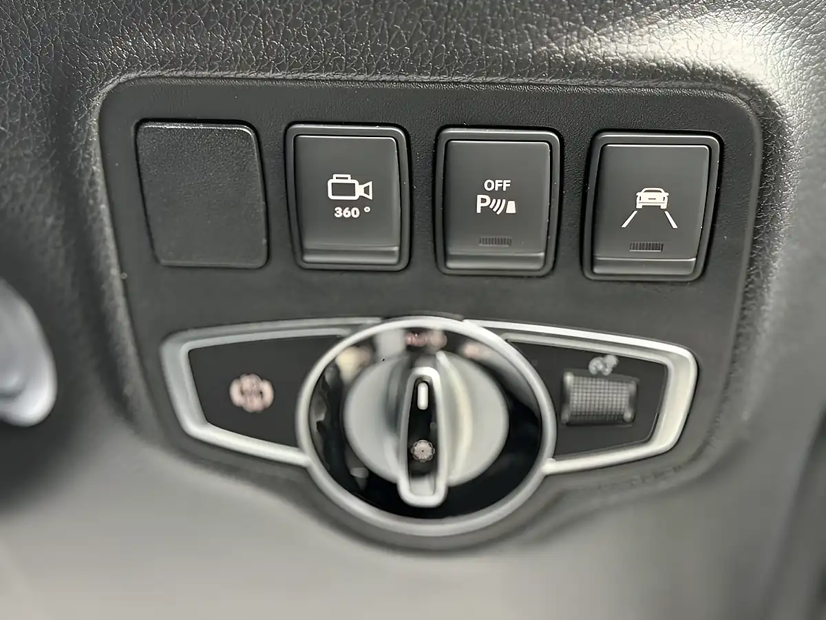 Used 2017 Mercedes-Benz X-Class Power Black - Interior and Exterior details 18