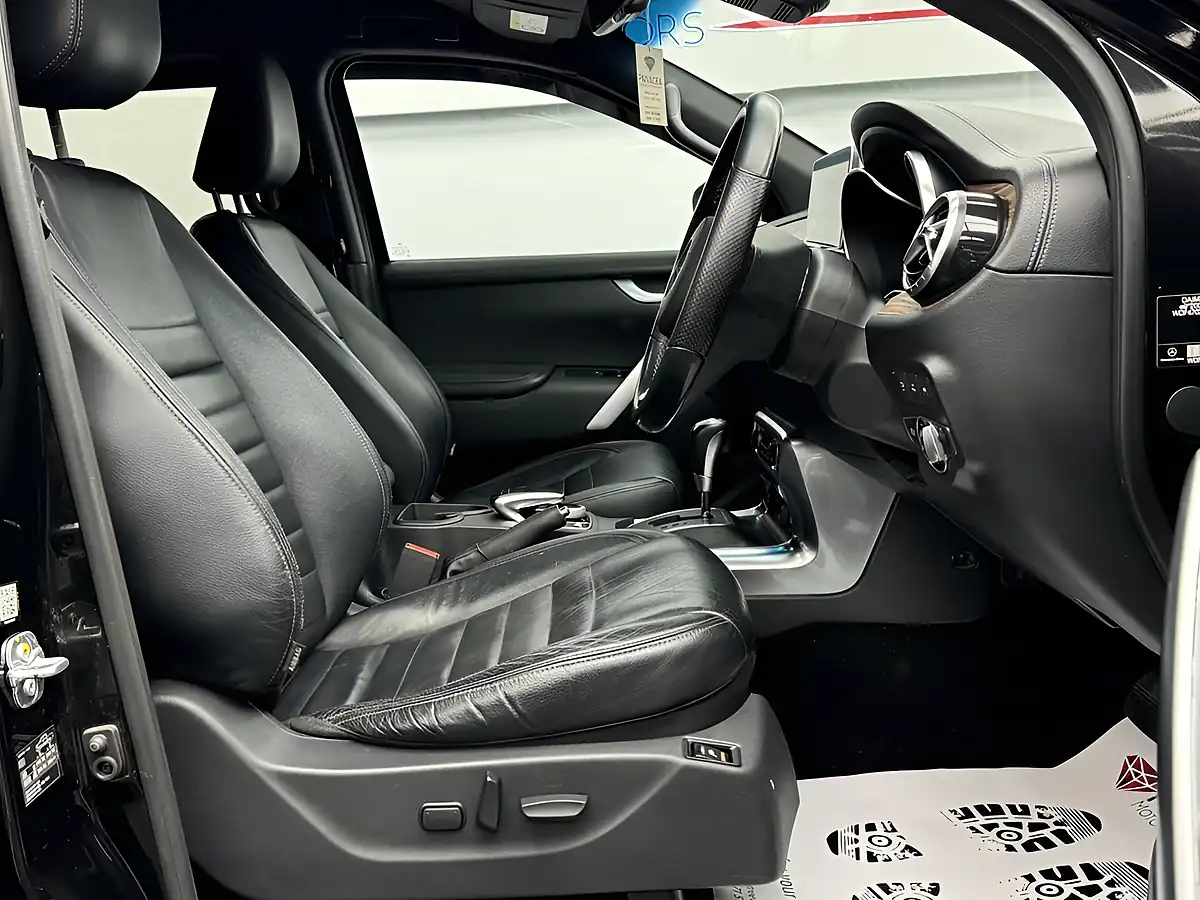 Used 2017 Mercedes-Benz X-Class Power Black - Interior and Exterior details 7