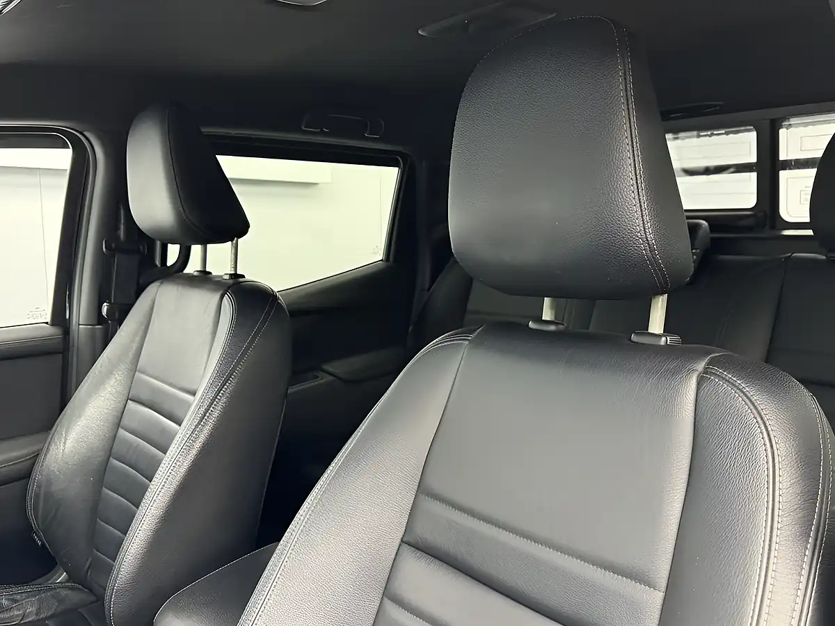 Used 2017 Mercedes-Benz X-Class Power Black - Interior and Exterior details 9