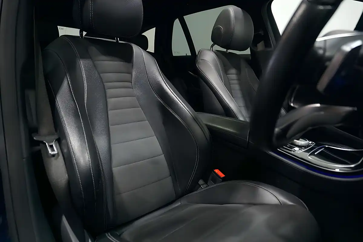 Used 2017 Mercedes E-Class AMG Line (premium) Cavansite Blue - Interior and Exterior details 5