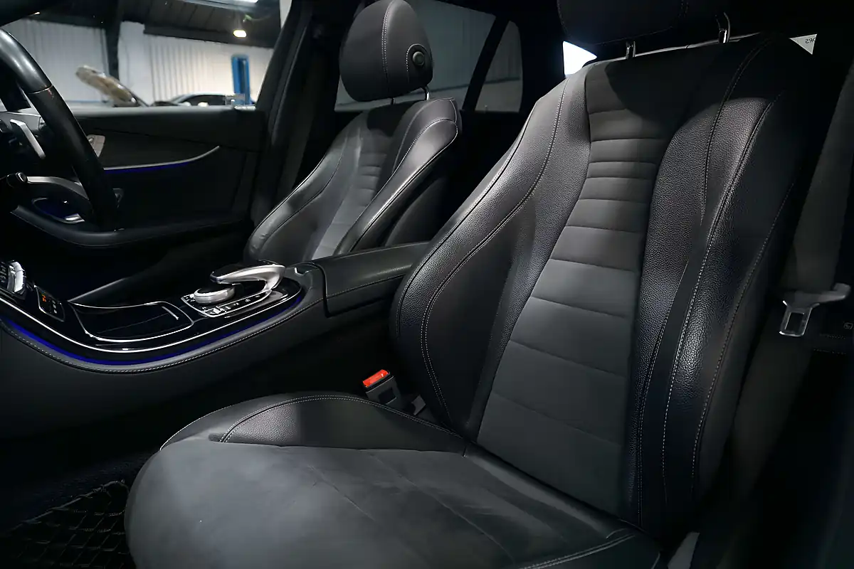Used 2017 Mercedes E-Class AMG Line (premium) Cavansite Blue - Interior and Exterior details 7