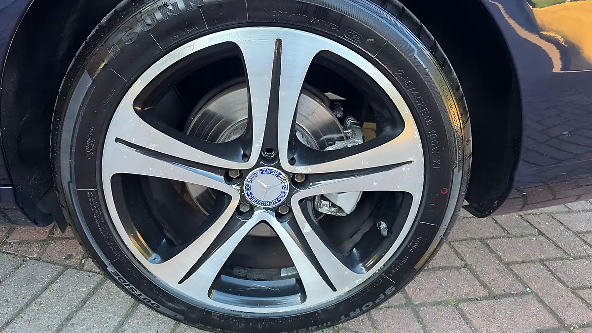 Used 2017 Mercedes E Class Se Blue - Interior and Exterior details 19