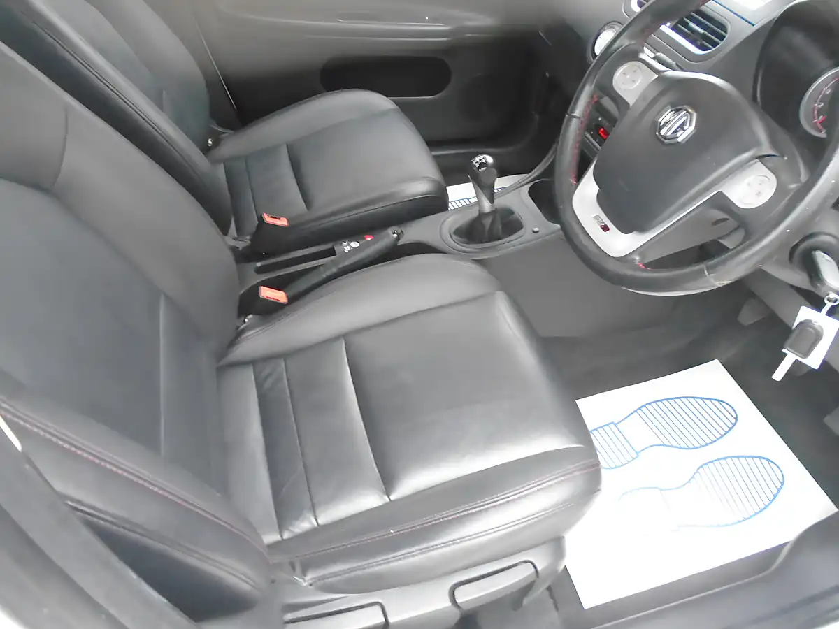 Used 2017 MG MG3 3Style White - Interior and Exterior details 5