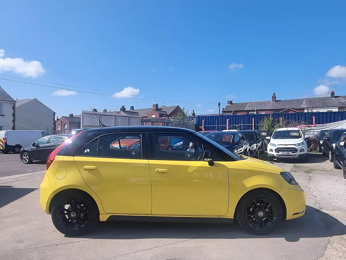 Used 2017 MG MG3 3Style+ Yellow - Interior and Exterior details 8
