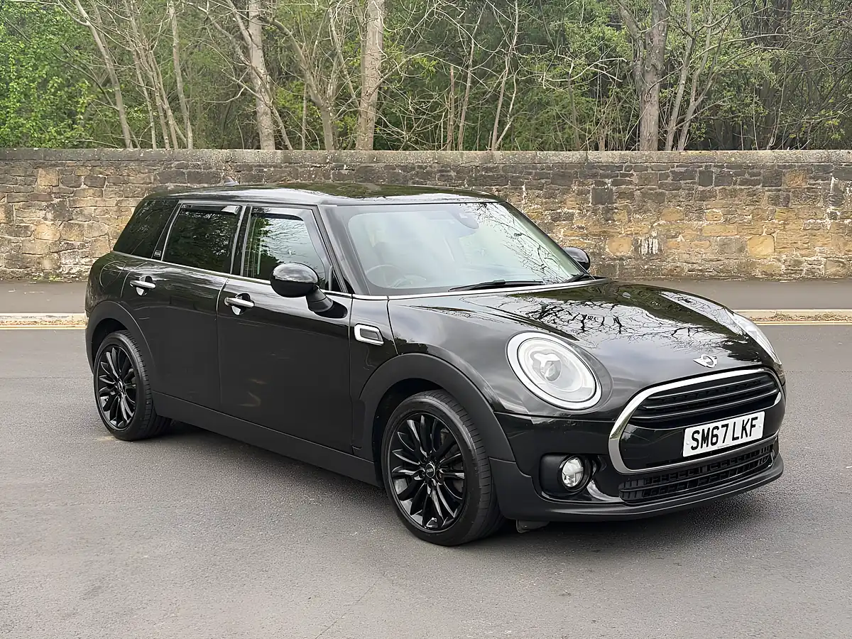 Used 2017 MINI Clubman Black Pack Black - Interior and Exterior details 5