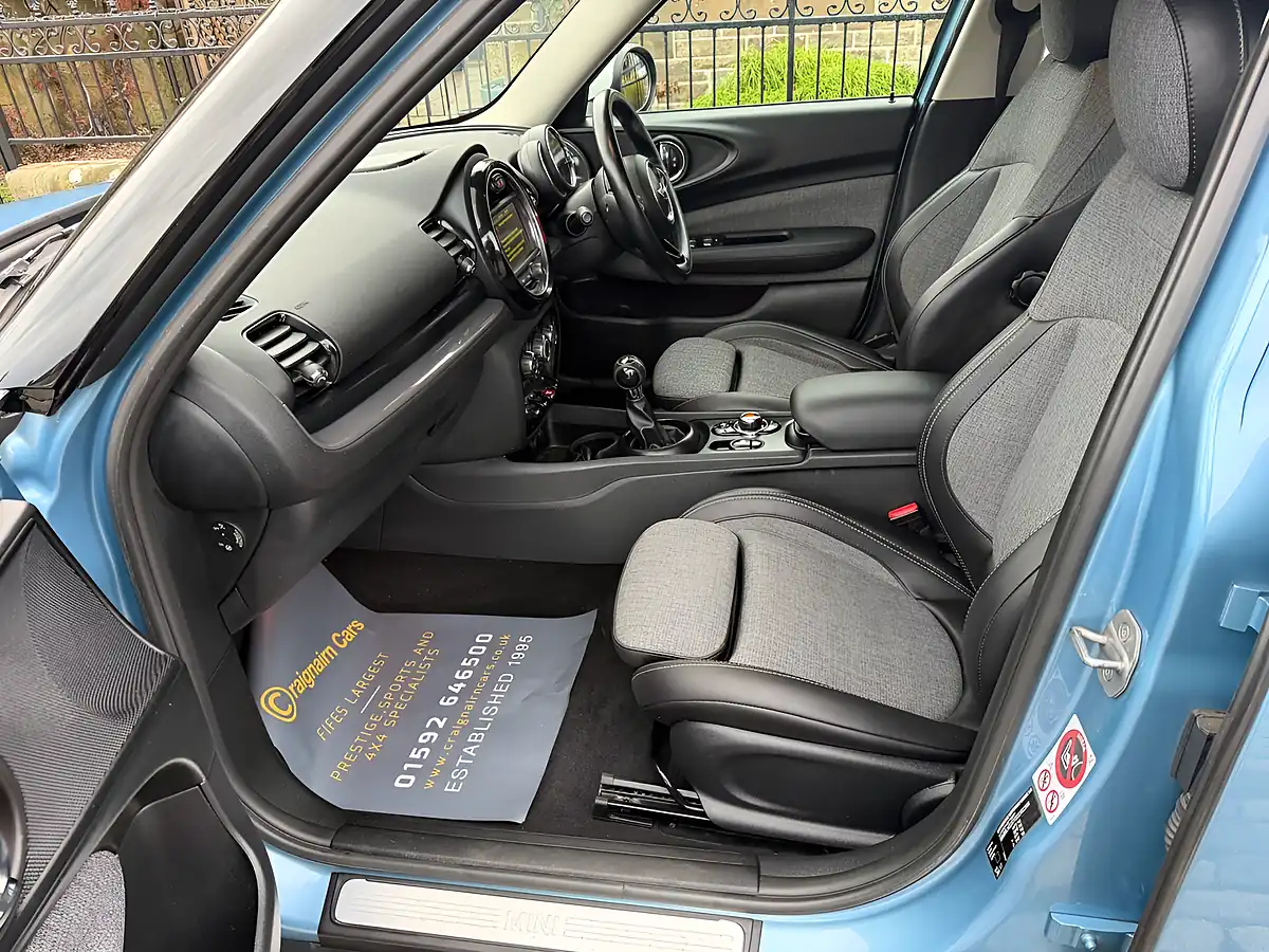 Used 2017 MINI Clubman Cooper Digital Blue - Interior and Exterior details 17