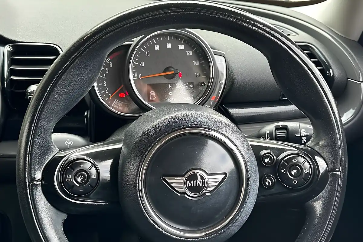 Used 2017 MINI Clubman Cooper Grey - Interior and Exterior details 10