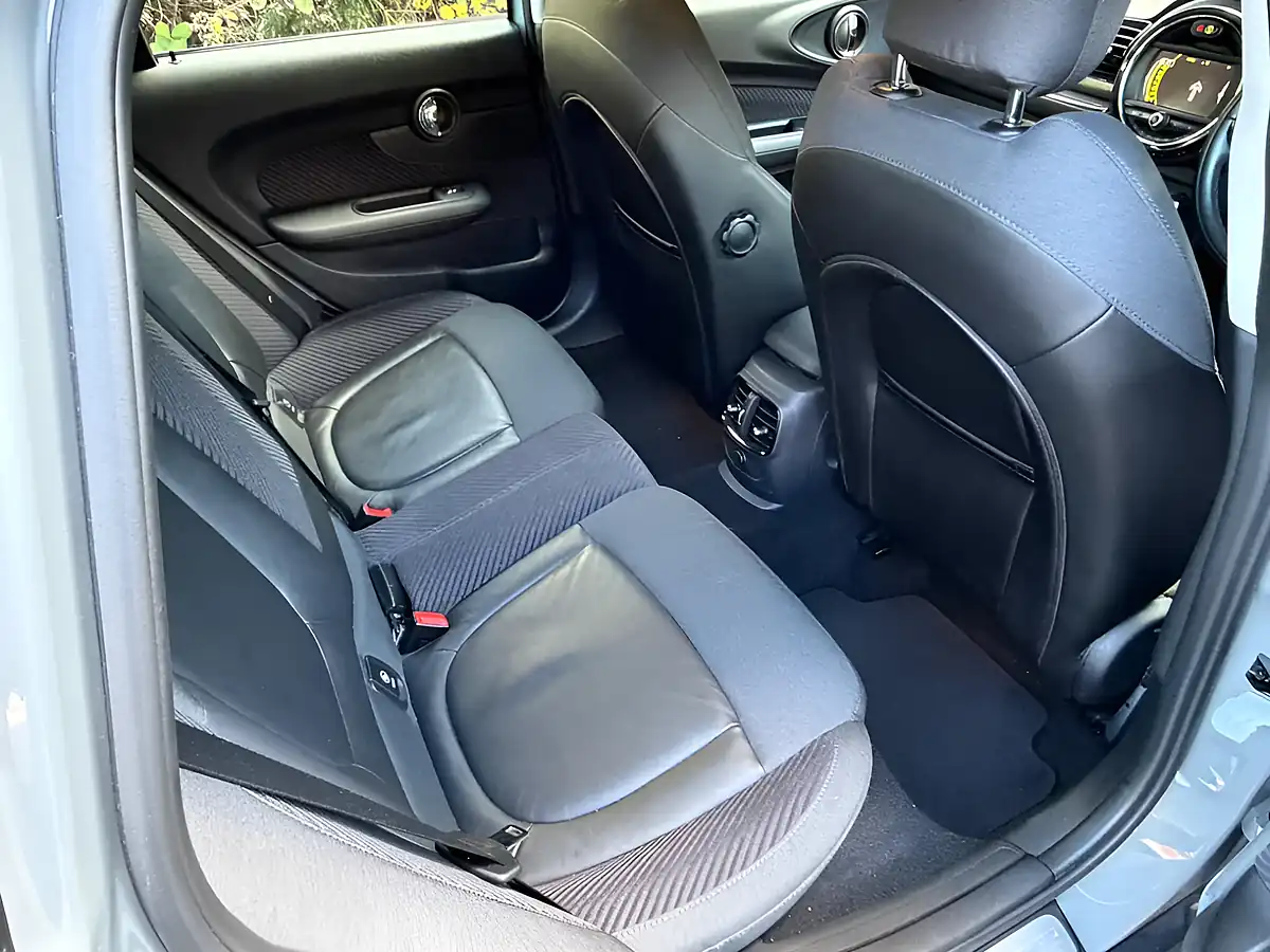 Used 2017 MINI Clubman Cooper Moonwalk Grey - Interior and Exterior details 12