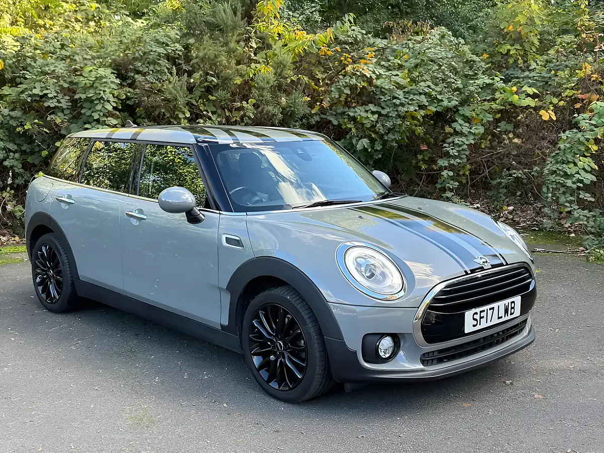 Used 2017 MINI Clubman Cooper Moonwalk Grey - Interior and Exterior details 4