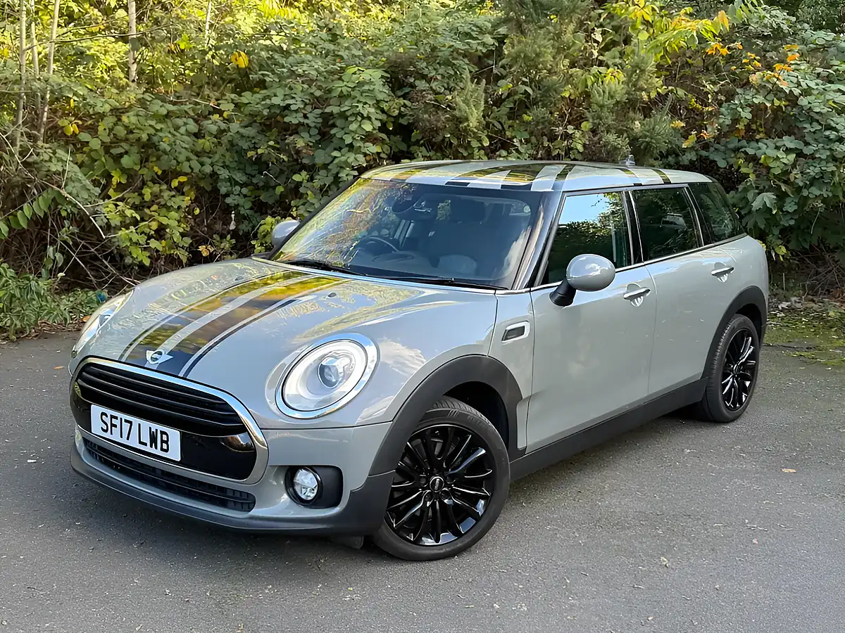 Used 2017 MINI Clubman Cooper Moonwalk Grey - Interior and Exterior details 6