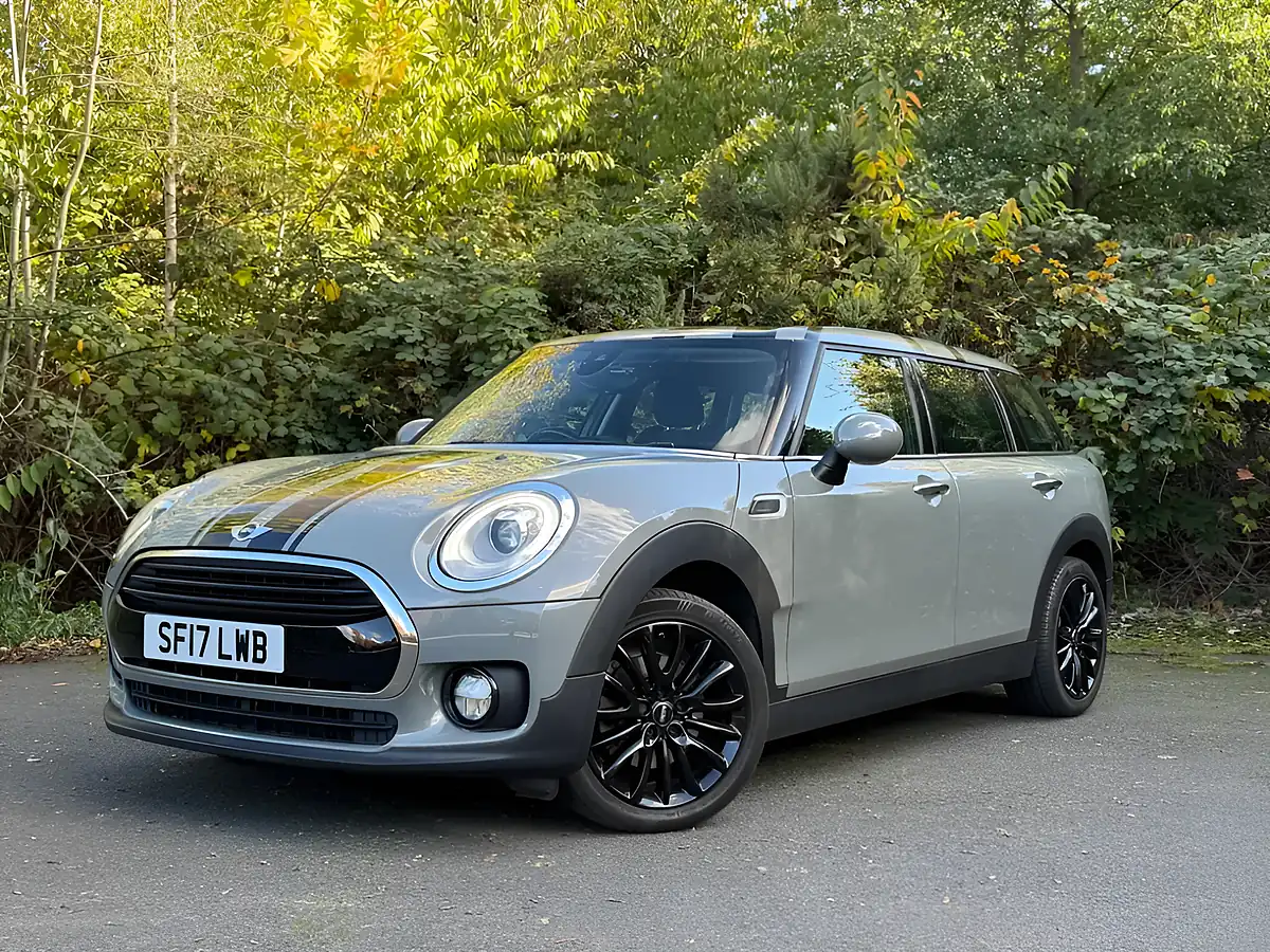 Used 2017 MINI Clubman Cooper Moonwalk Grey - Interior and Exterior details 7