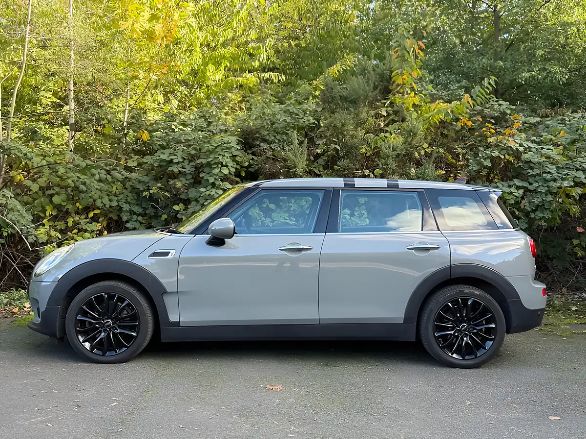 Used 2017 MINI Clubman Cooper Moonwalk Grey - Interior and Exterior details 9