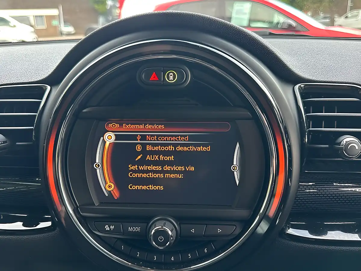 Used 2017 MINI Clubman Cooper Pepper White - Interior and Exterior details 16