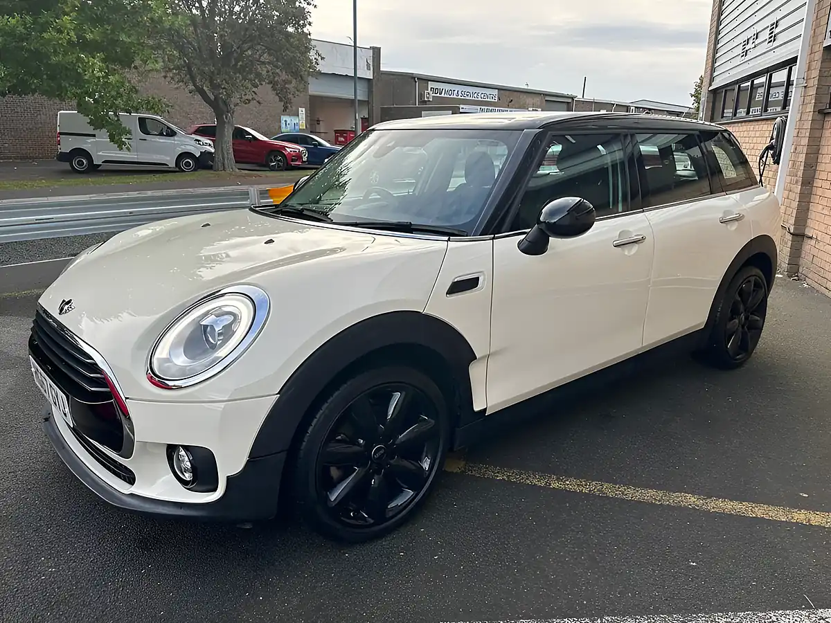 Used 2017 MINI Clubman Cooper Pepper White - Interior and Exterior details 9