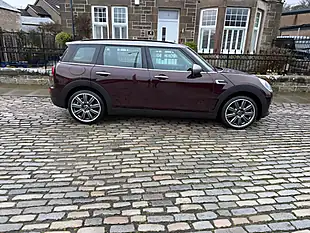 Used 2017 MINI Clubman Cooper Pure Burgundy - Interior and Exterior details 4
