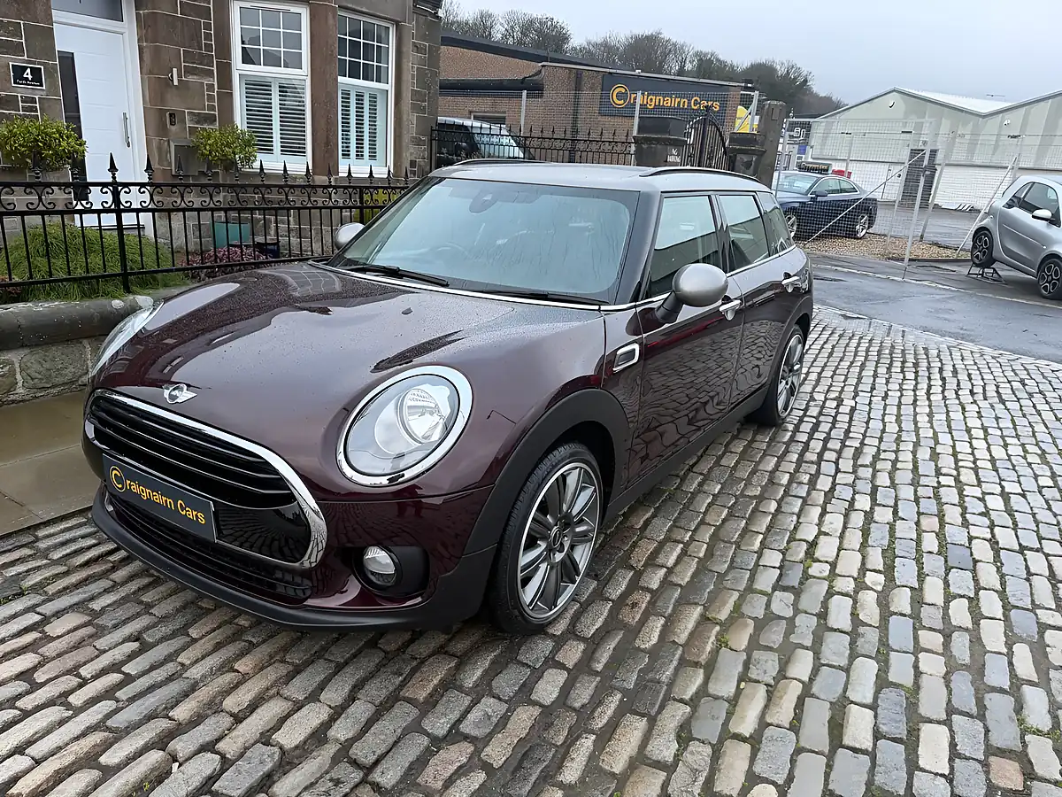 Used 2017 MINI Clubman Cooper Pure Burgundy - Interior and Exterior details 6