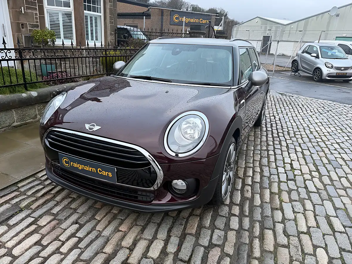 Used 2017 MINI Clubman Cooper Pure Burgundy - Interior and Exterior details 9