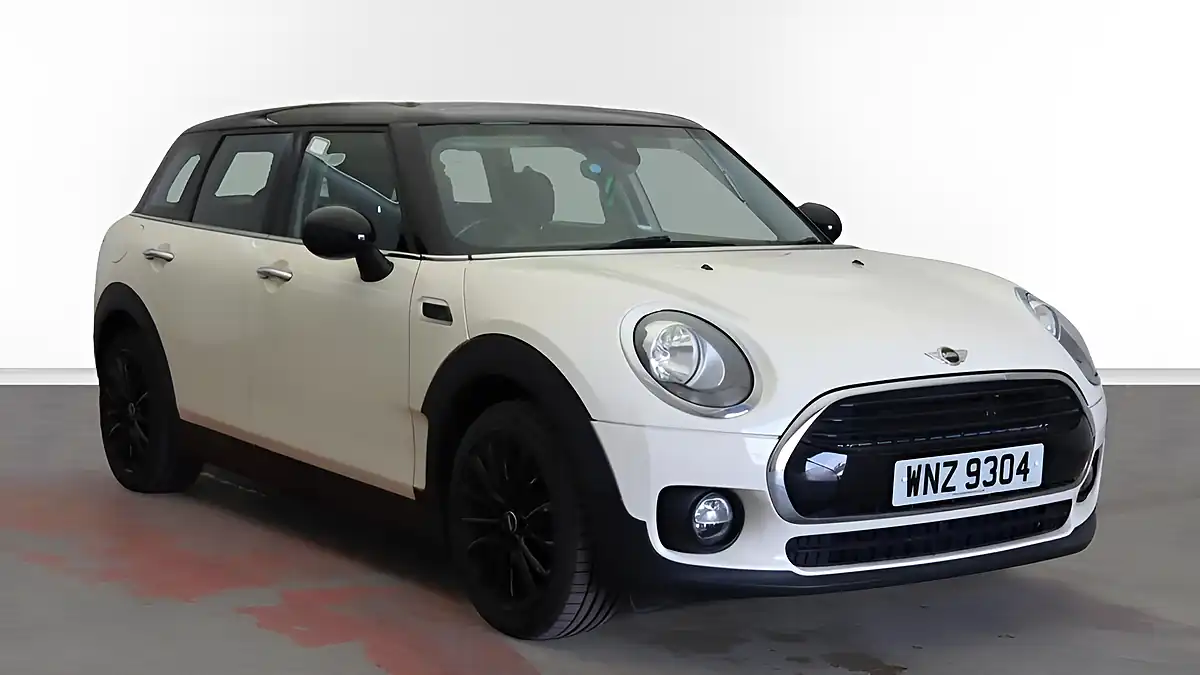 Used 2017 MINI Clubman Cooper White - Front View