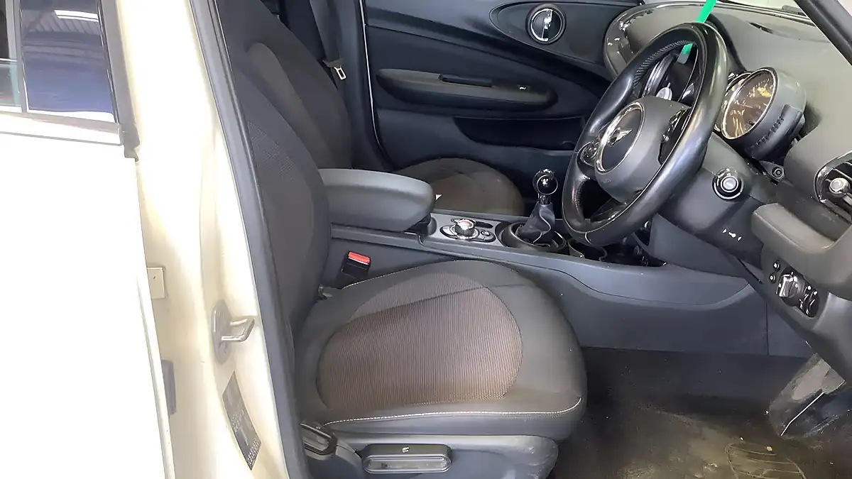 Used 2017 MINI Clubman Cooper White - Interior and Exterior details 11