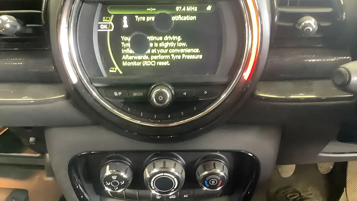 Used 2017 MINI Clubman Cooper White - Interior and Exterior details 12