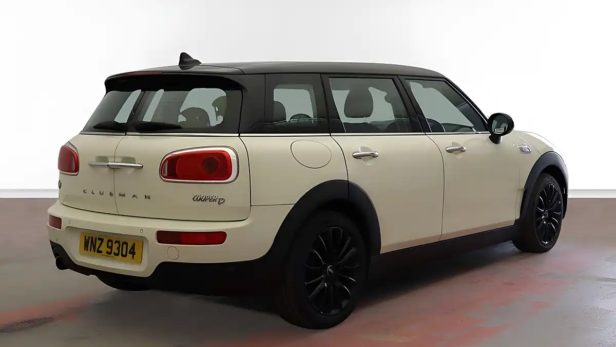Used 2017 MINI Clubman Cooper White - Interior and Exterior details 4