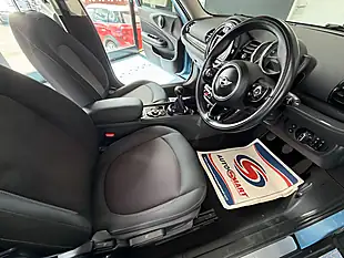 Used 2017 MINI Clubman One Blue - Interior and Exterior details 13