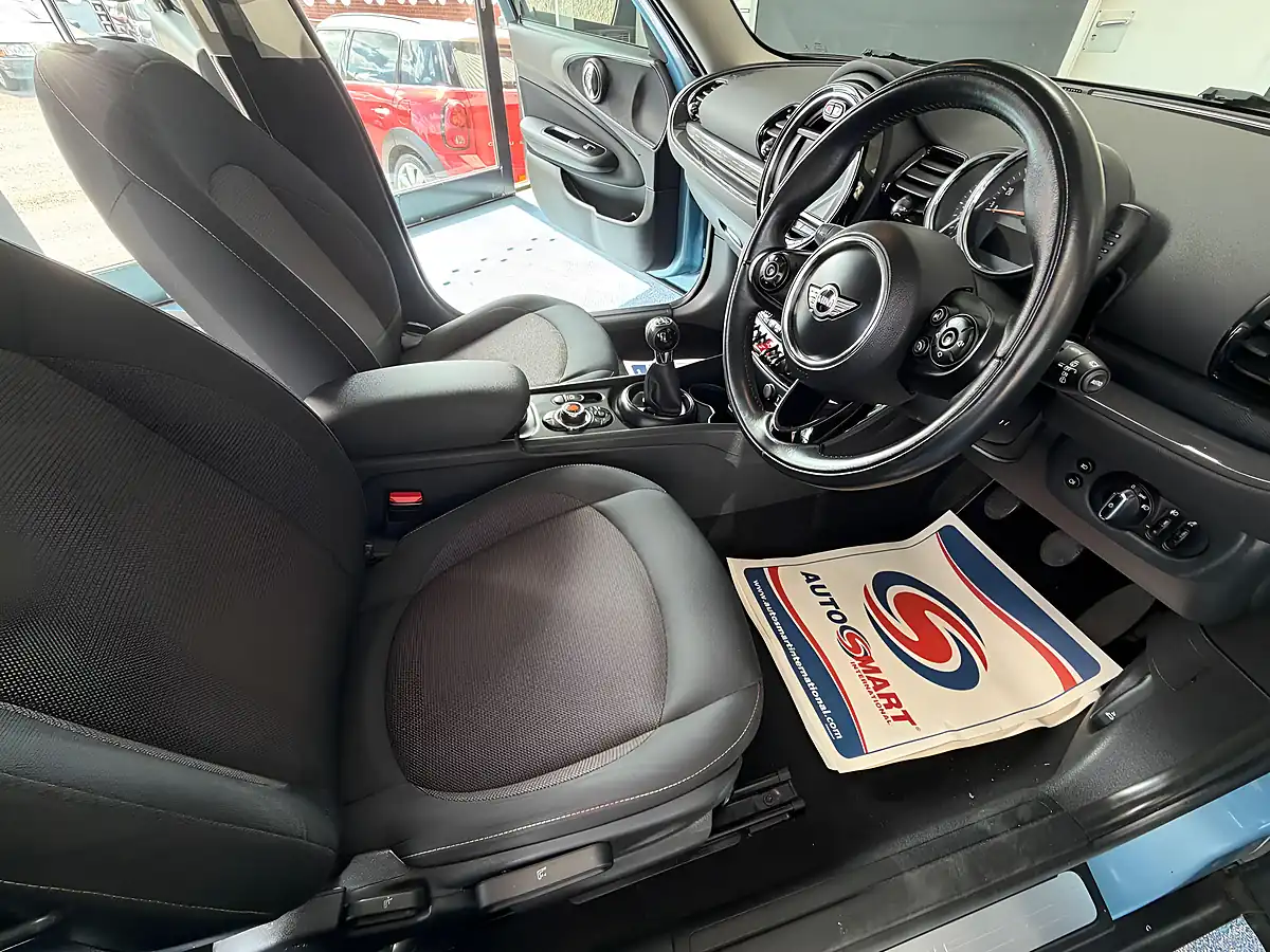 Used 2017 MINI Clubman One Blue - Interior and Exterior details 13