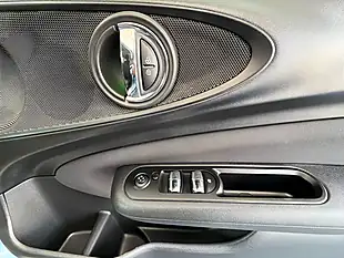 Used 2017 MINI Clubman One Blue - Interior and Exterior details 15