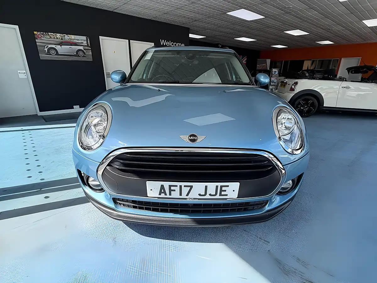 Used 2017 MINI Clubman One Blue - Interior and Exterior details 4