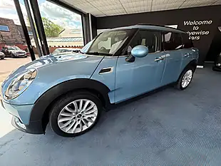 Used 2017 MINI Clubman One Blue - Interior and Exterior details 5