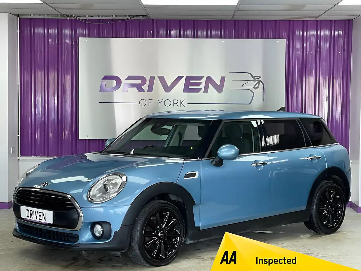 Used 2017 MINI Clubman One Blue - Front View