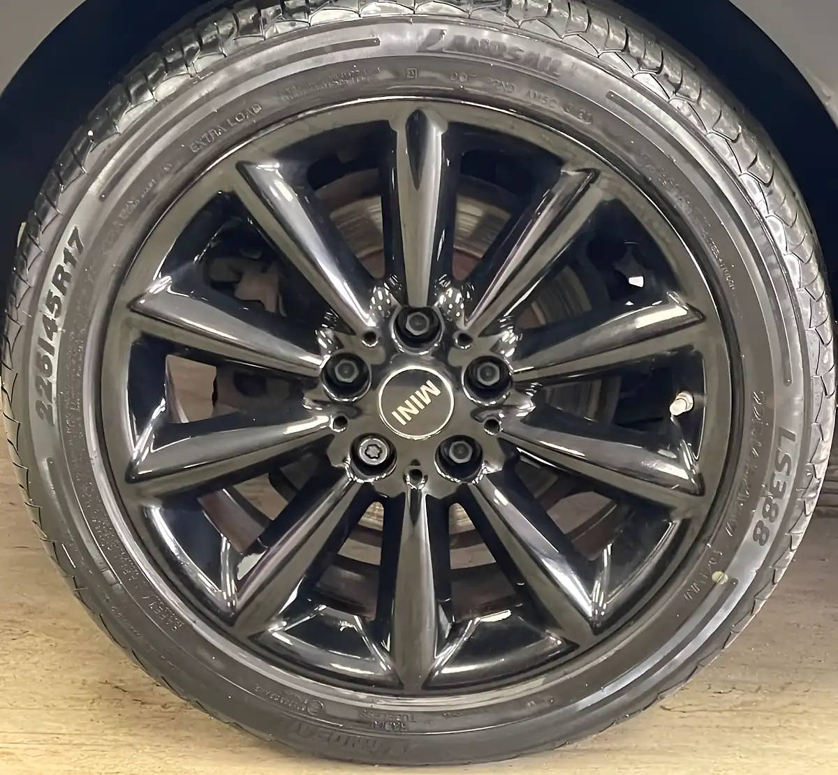 Used 2017 MINI Clubman One Blue - Interior and Exterior details 11