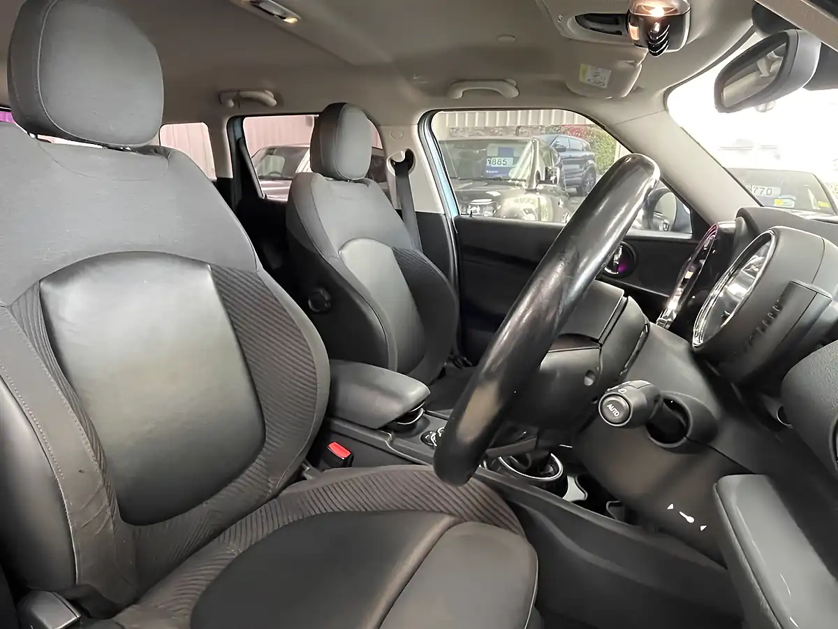 Used 2017 MINI Clubman One Blue - Interior and Exterior details 14