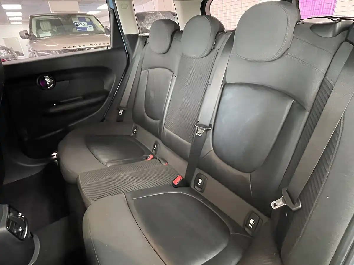 Used 2017 MINI Clubman One Blue - Interior and Exterior details 15