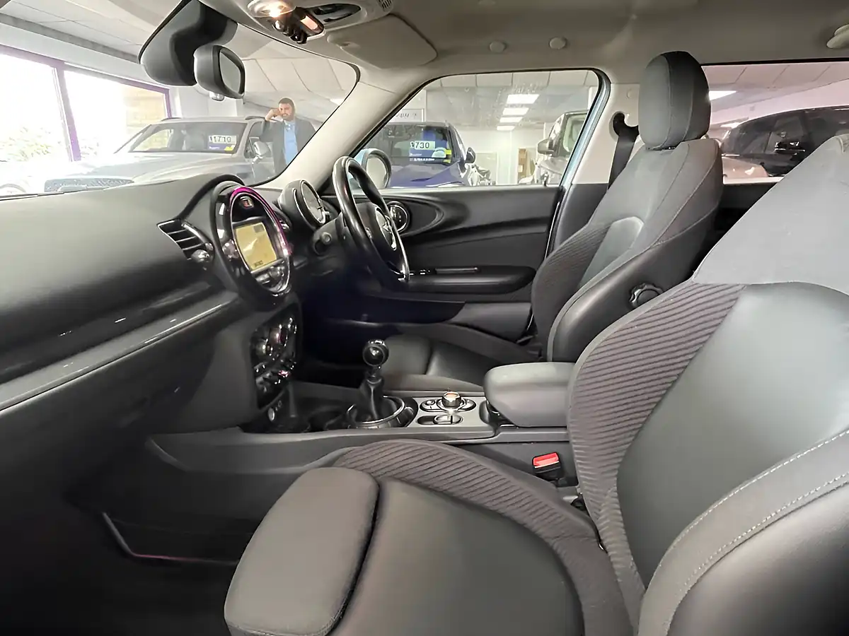 Used 2017 MINI Clubman One Blue - Interior and Exterior details 16