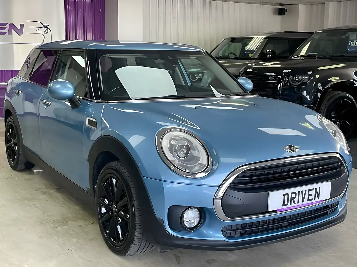 Used 2017 MINI Clubman One Blue - Interior and Exterior details 5