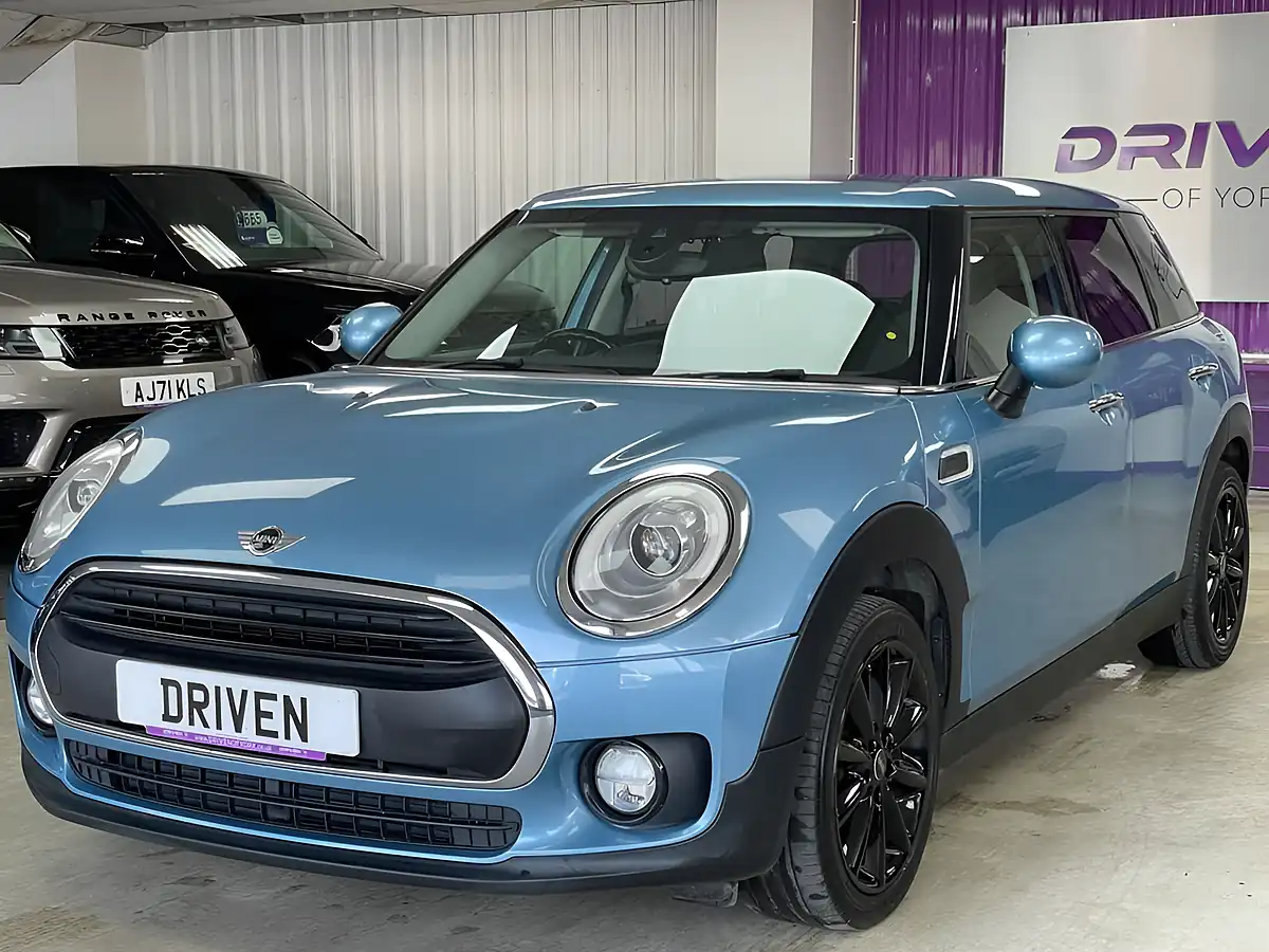 Used 2017 MINI Clubman One Blue - Interior and Exterior details 7