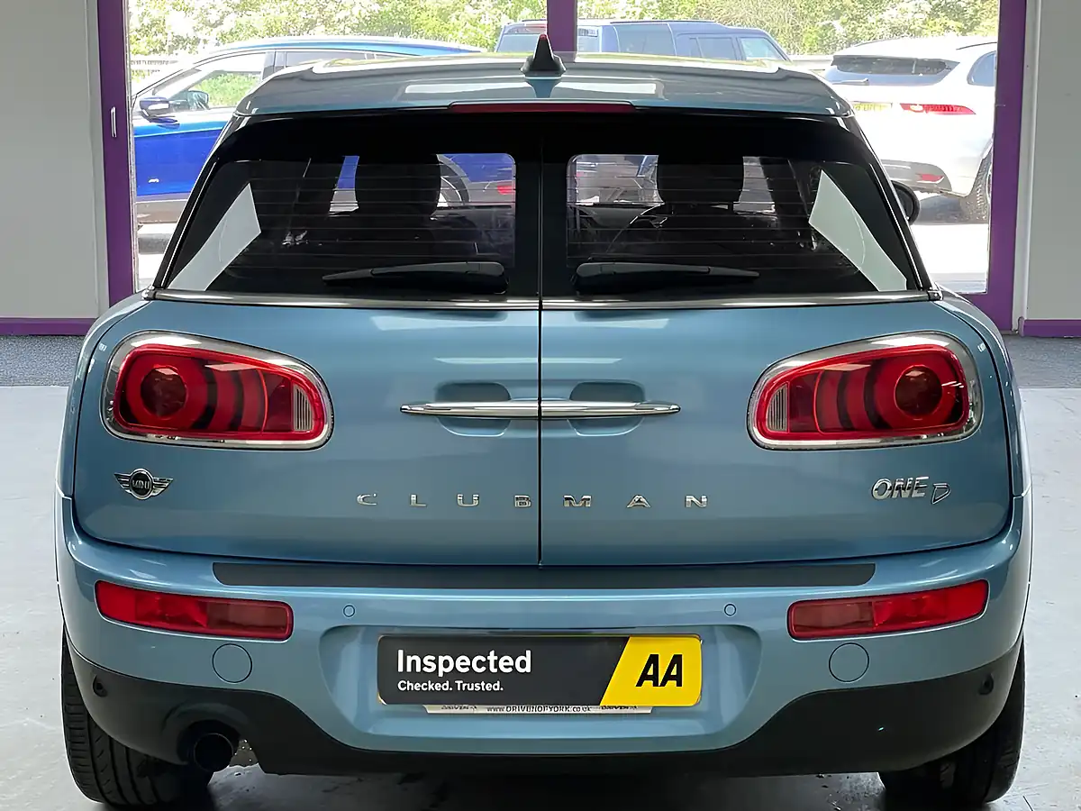 Used 2017 MINI Clubman One Blue - Interior and Exterior details 9