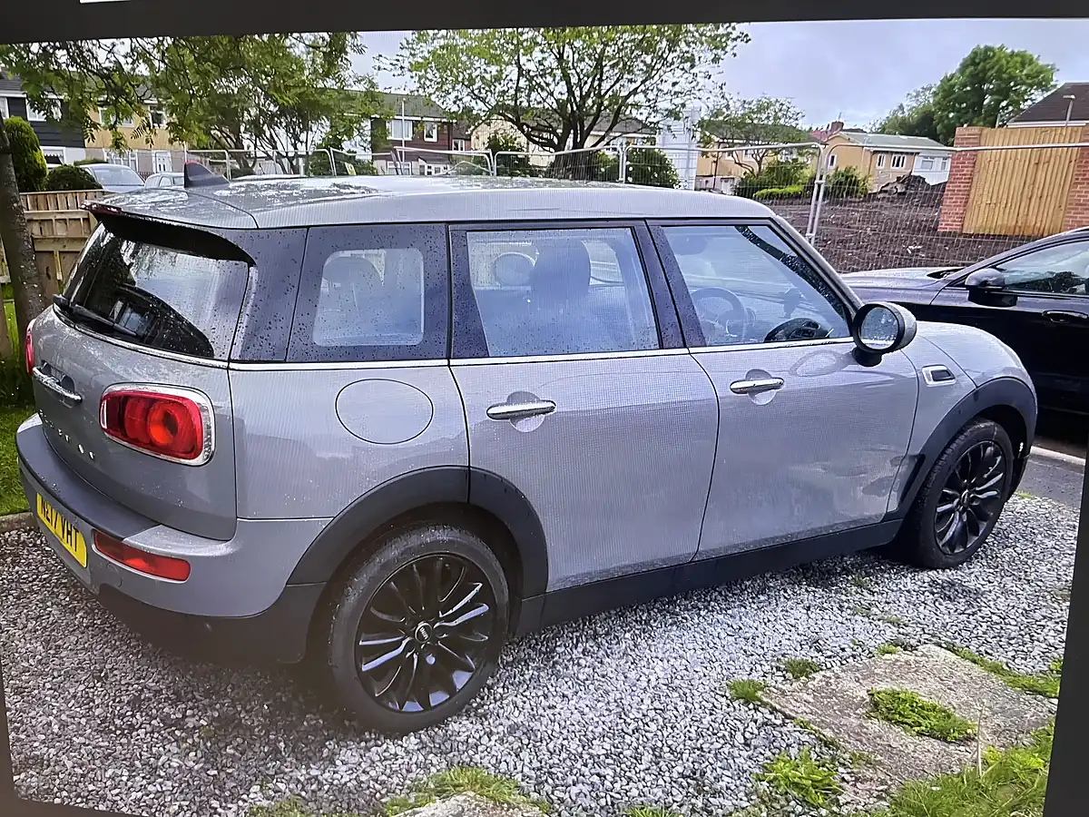 Used 2017 MINI Clubman One Moonwalk Grey Metallic - Interior and Exterior details 4