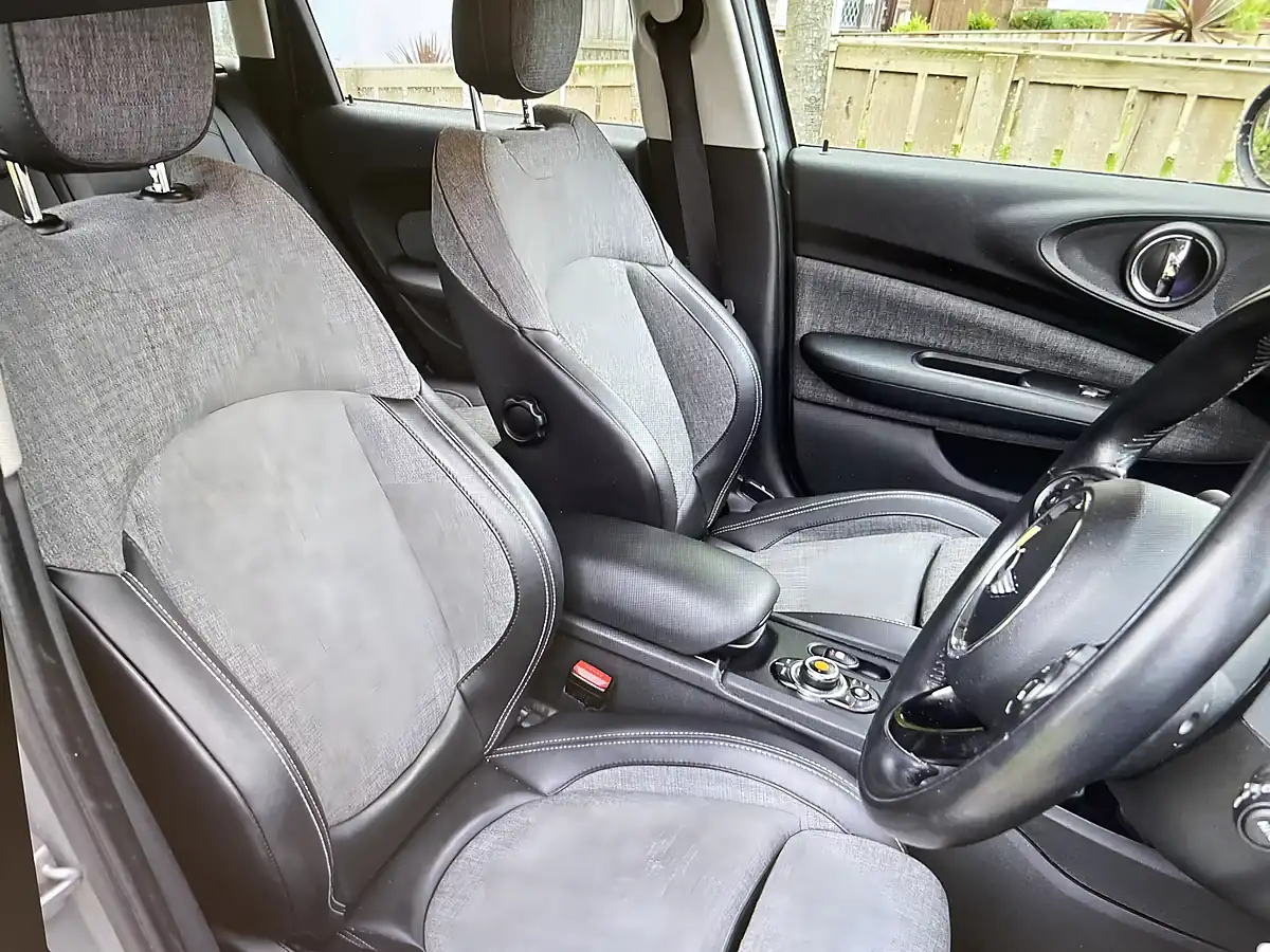 Used 2017 MINI Clubman One Moonwalk Grey Metallic - Interior and Exterior details 7