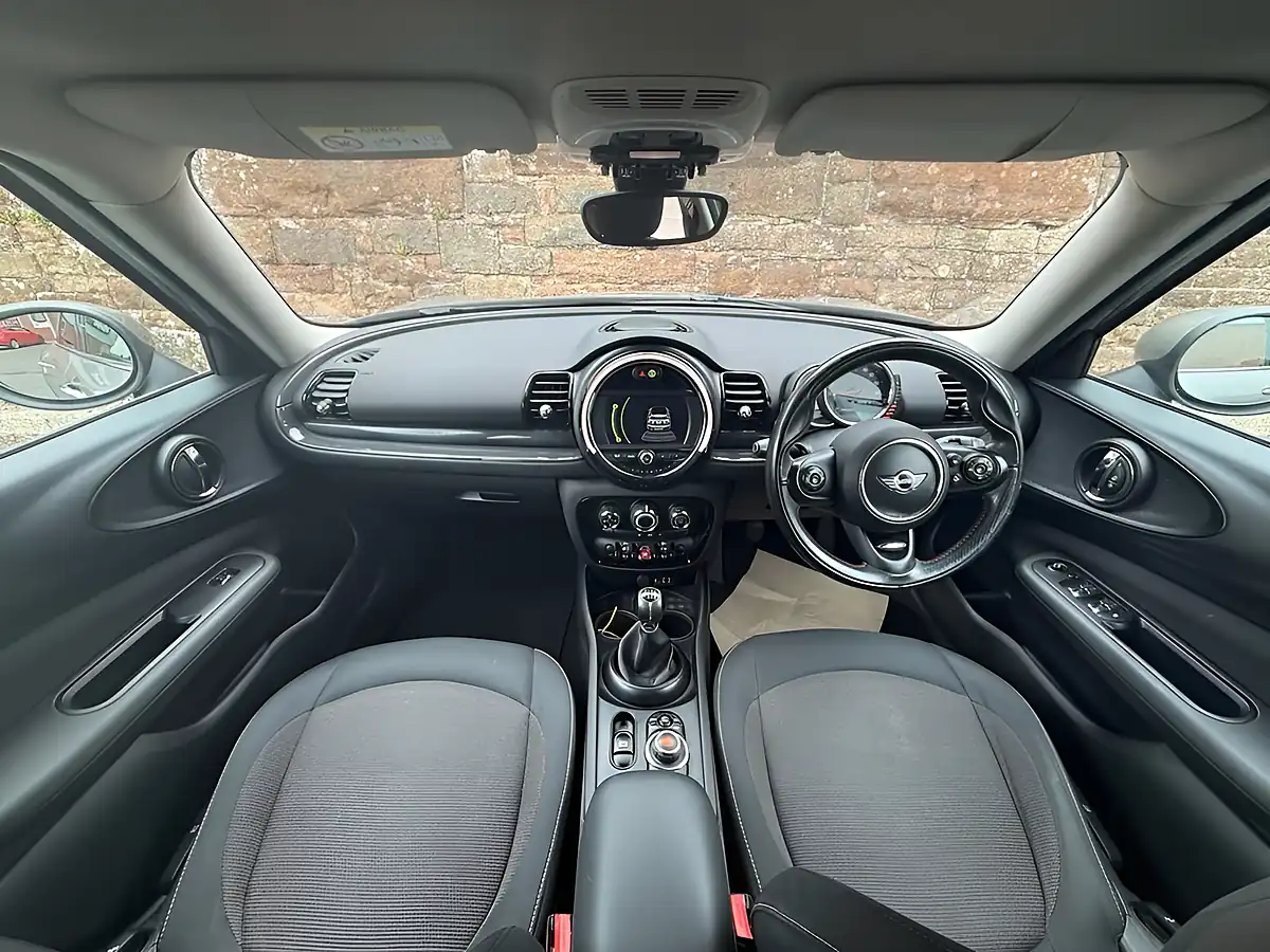 Used 2017 MINI Clubman One Silver - Interior and Exterior details 12