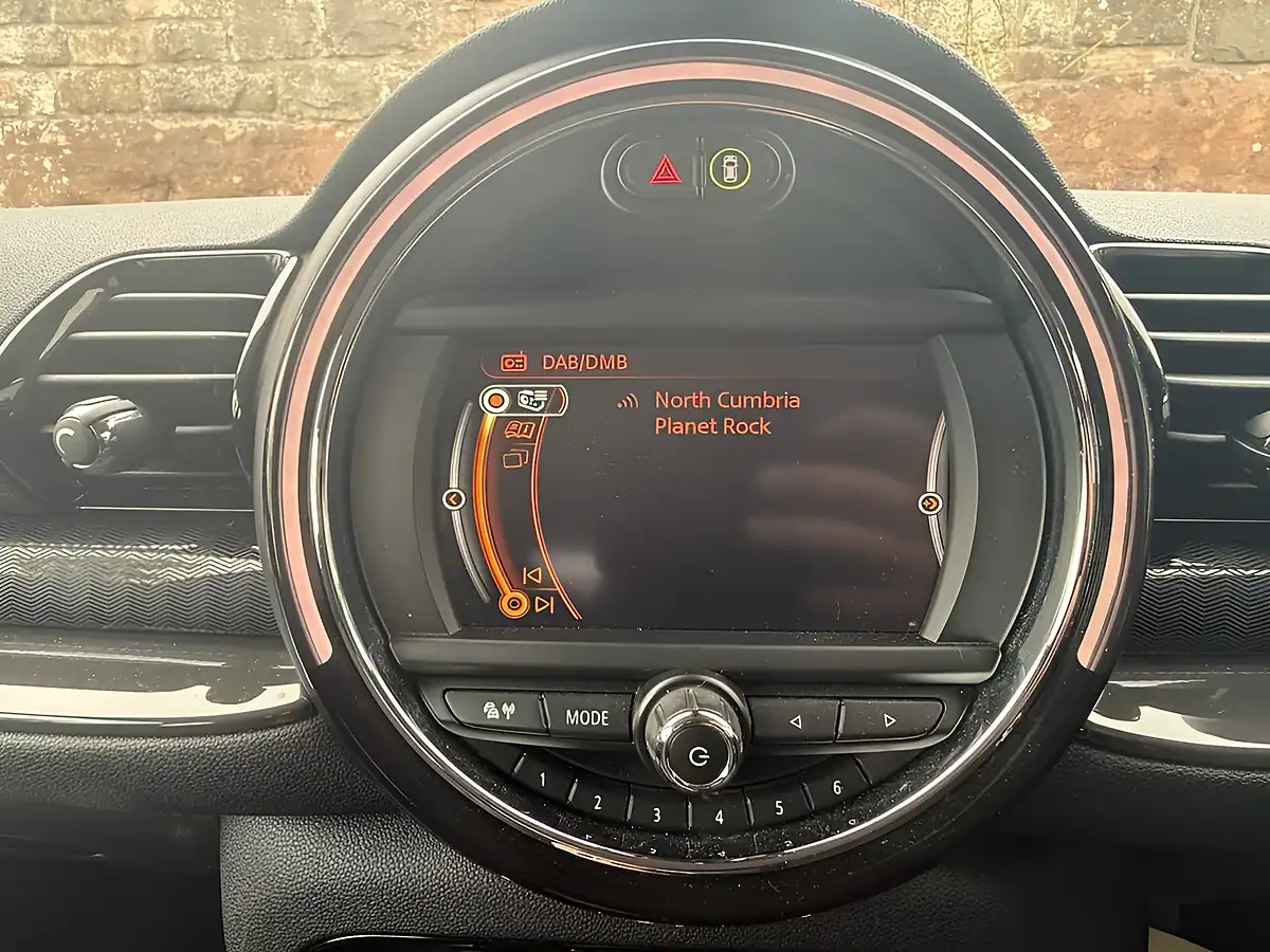 Used 2017 MINI Clubman One Silver - Interior and Exterior details 16