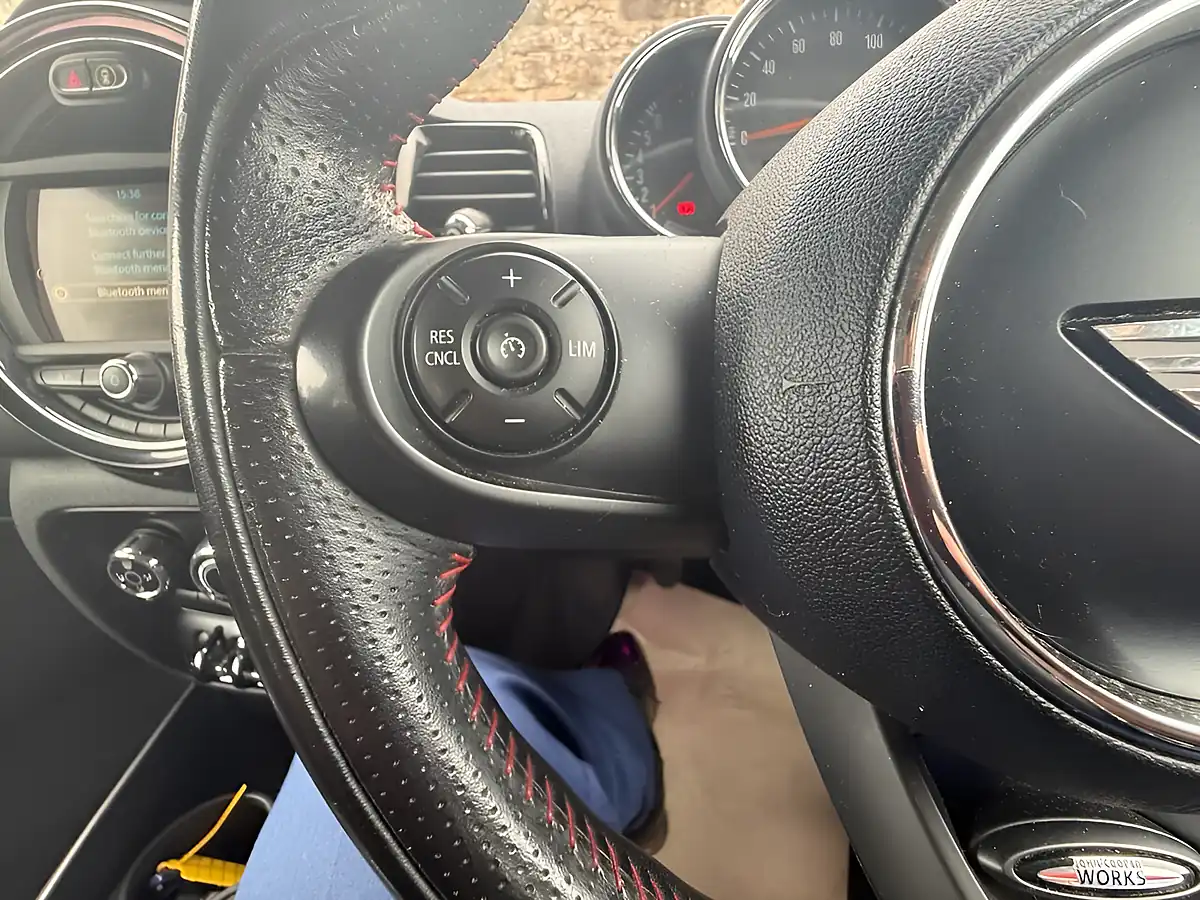 Used 2017 MINI Clubman One Silver - Interior and Exterior details 17