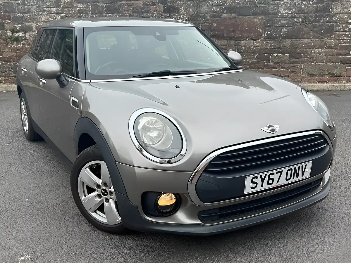 Used 2017 MINI Clubman One Silver - Interior and Exterior details 3