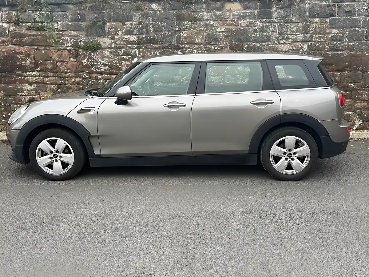 Used 2017 MINI Clubman One Silver - Interior and Exterior details 5